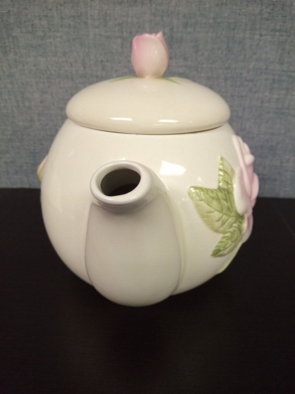 Vintage Teleflora Pink Rose Ceramic TeaPot from the 1980's - Picture 3 of 9